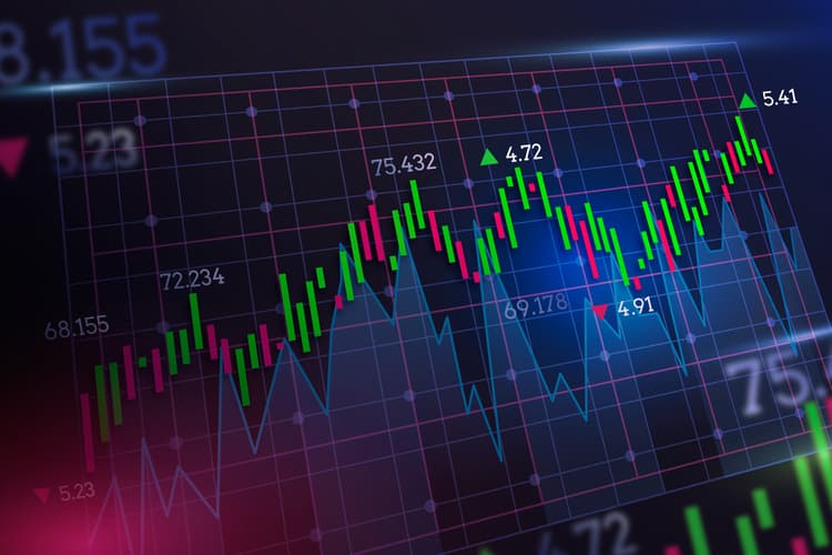 Ibovespa É Baqueado por Declínio de Ações da Petrobras; Dólar Sobe
