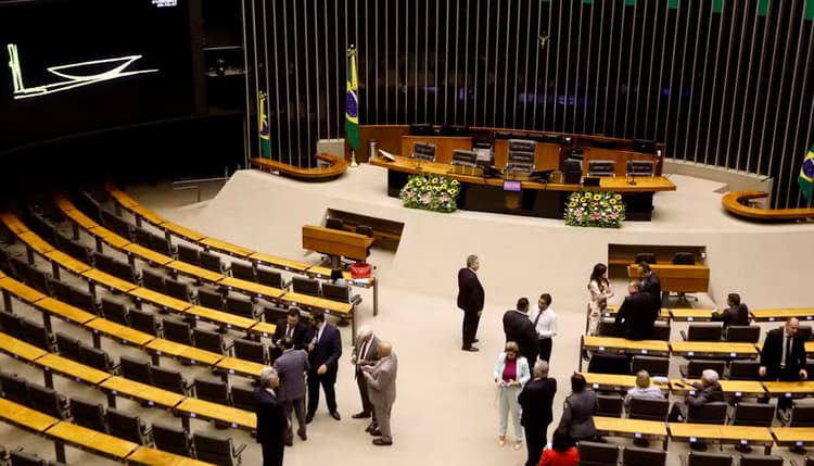 Por que o Aumento de Deputados Federais no Brasil Prejudica a Economia e Como Você Pode Impedir