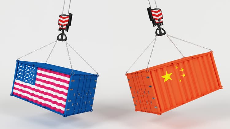 A Relação Econômica Entre EUA e China: Conflitos, Dependência e Futuro